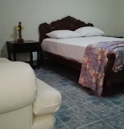לינה וארוחת בוקר טרוחיו Residencial El Sol De Los Pinos מראה חיצוני תמונה