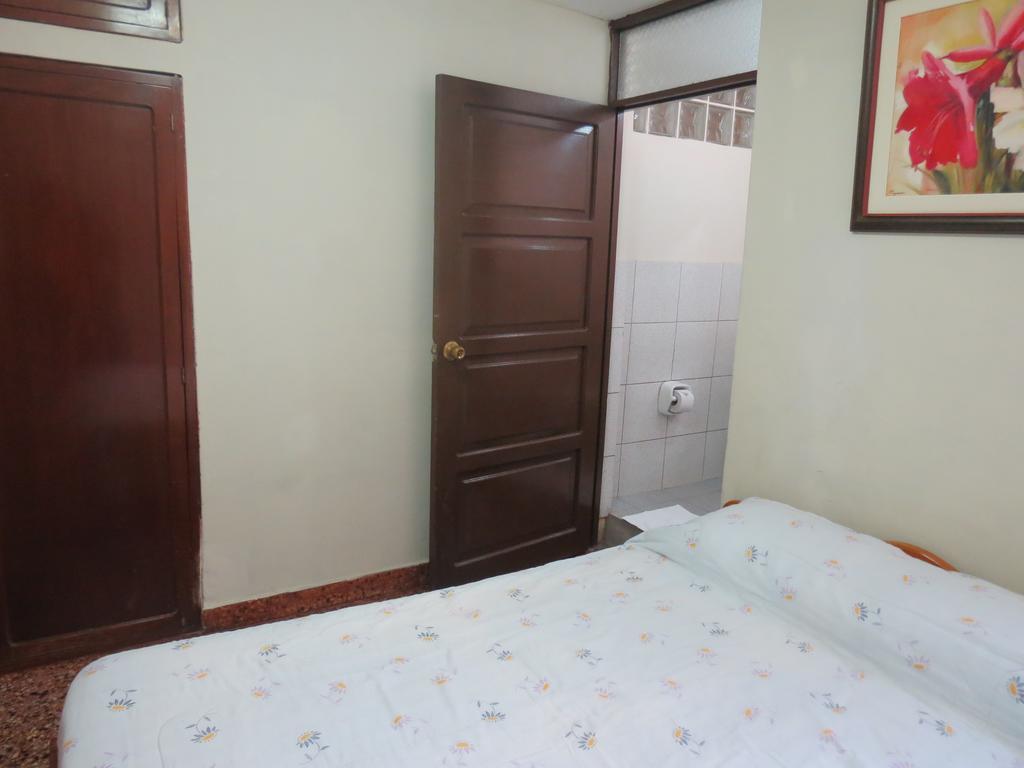 לינה וארוחת בוקר טרוחיו Residencial El Sol De Los Pinos מראה חיצוני תמונה