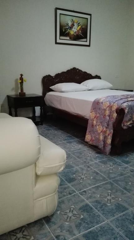 לינה וארוחת בוקר טרוחיו Residencial El Sol De Los Pinos מראה חיצוני תמונה